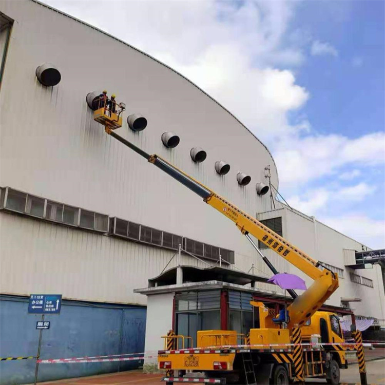 玉山县高空作业车出租服务：专业广告牌安装解决方案