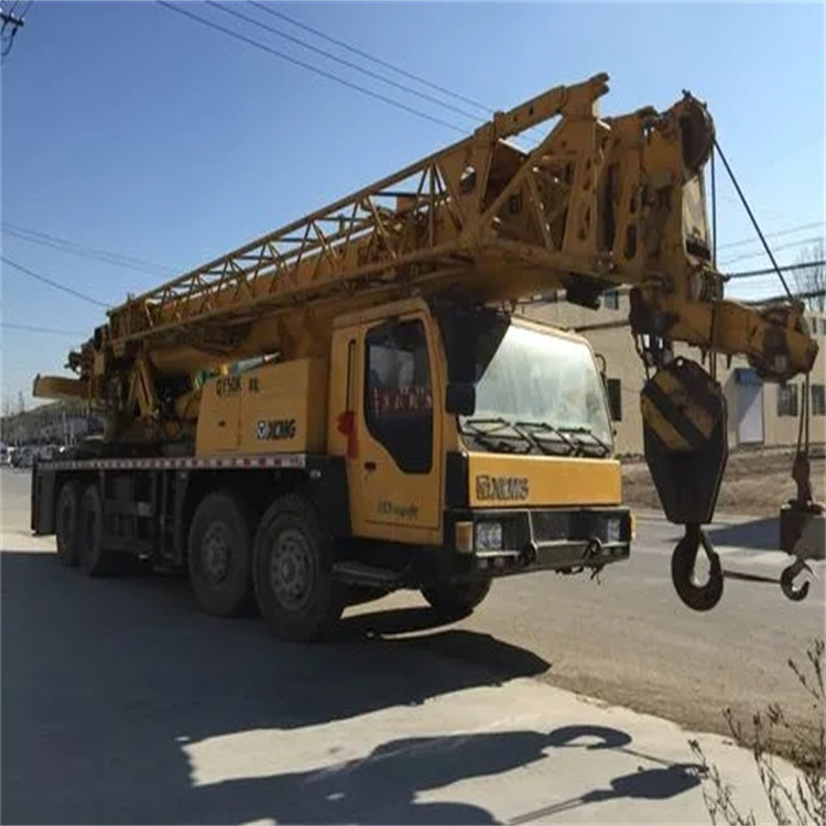 玉山县吊车吊挖机的正确办法